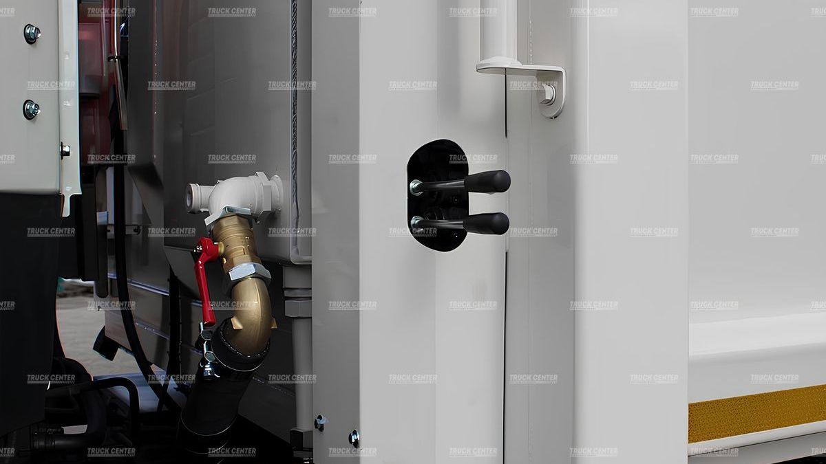 Мусоровоз с задней загрузкой КО-440JC объем кузова 19 м³