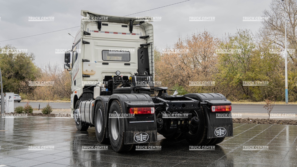 Седельный тягач FAW JH6 (6×4)
