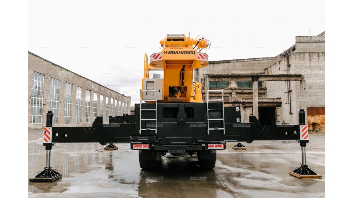 Автокран Ивановец КС-6577К-3 грузоподъемностью 50 тонн