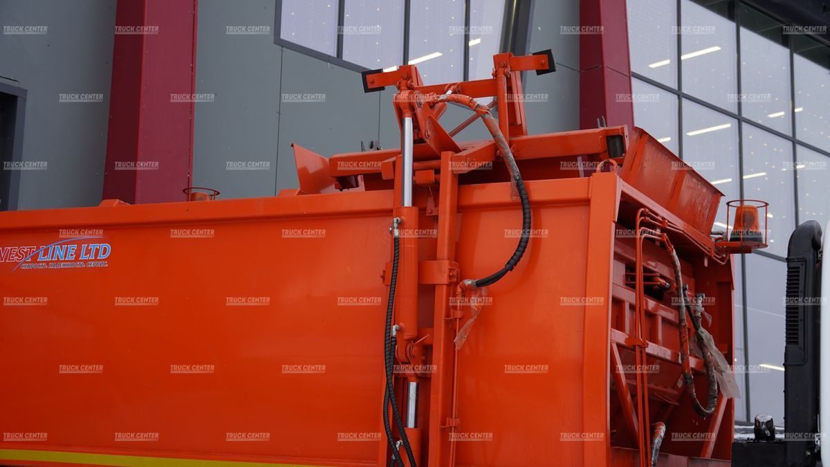 Мусоровоз с боковой загрузкой КО-440-2N объем кузова 9 м³ на шасси FAW