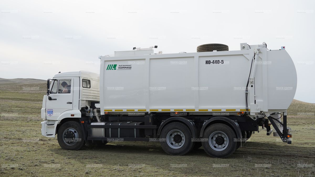 Мусоровоз с боковой загрузкой КО-440-5 объем кузова 22 м³