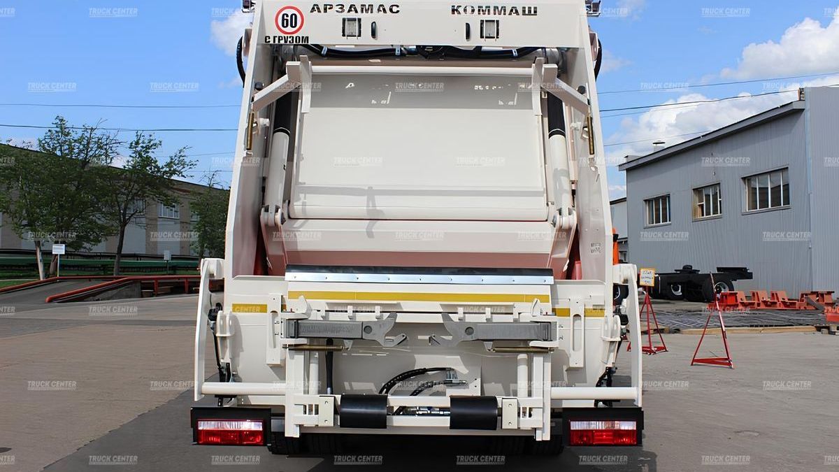 Мусоровоз с задней загрузкой КО-440JC объем кузова 19 м³
