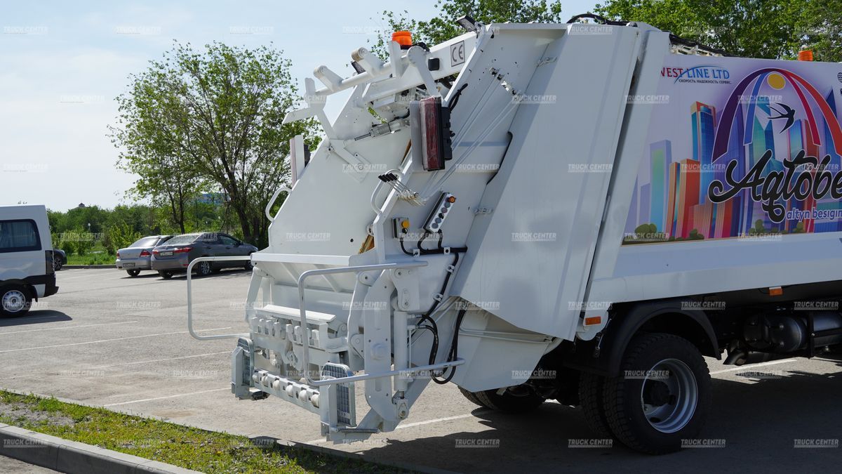 Мусоровоз с задней загрузкой KADEME на базе JAC N80 объем кузова 8 м³