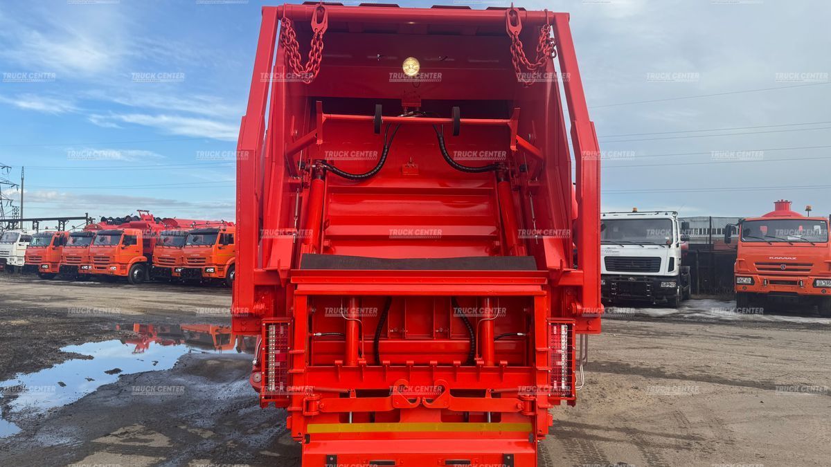 Мусоровоз с задней загрузкой КО-427-72 объем кузова 18,5м³