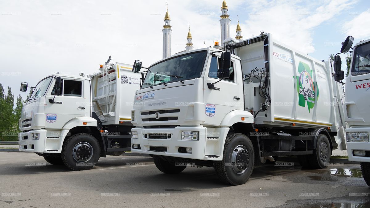 Мусоровоз с задней загрузкой КО-440В объем кузова 19 м³