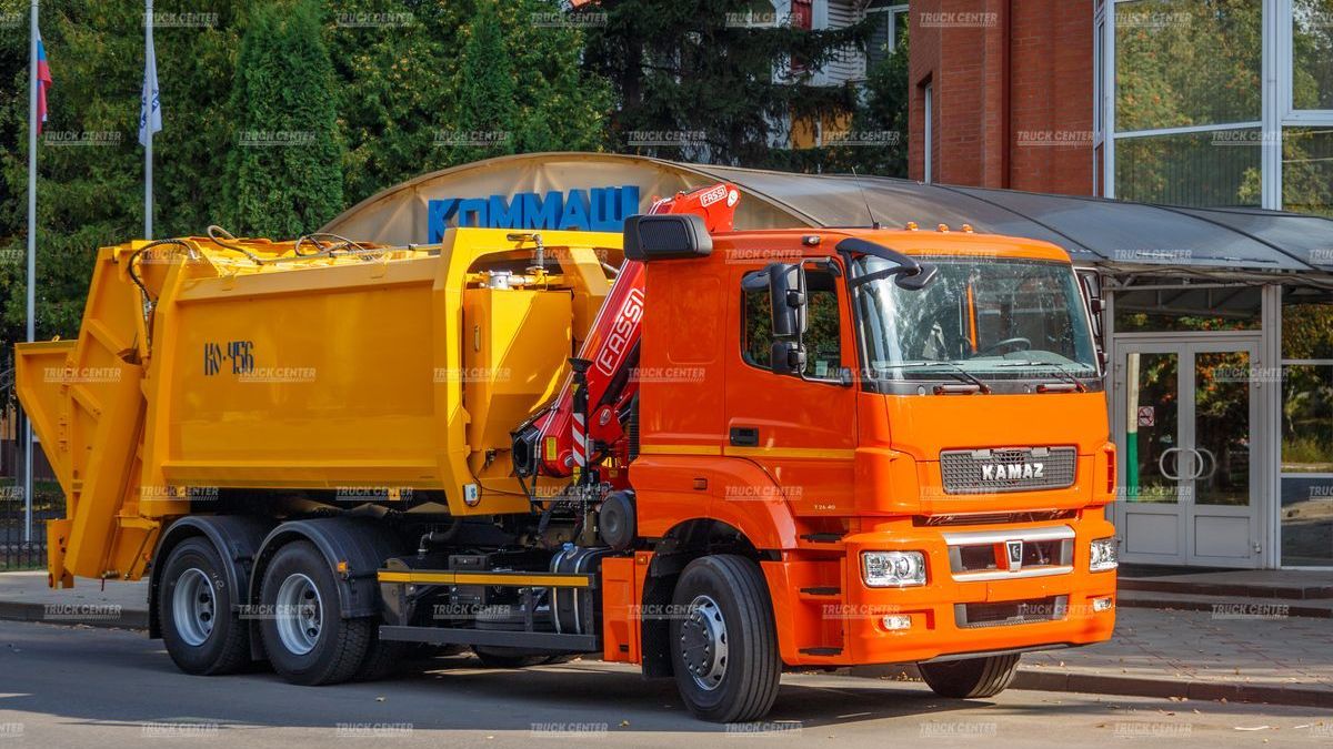 Мусоровоз с задней загрузкой и КМУ КО-456-20