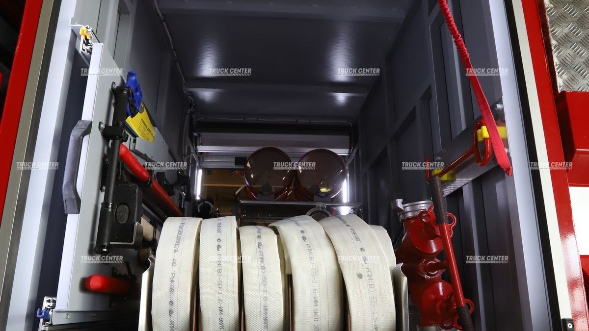 Пожарная автоцистерна с лестницей 4,0-40 (17-32) на шасси КАМАЗ-43118