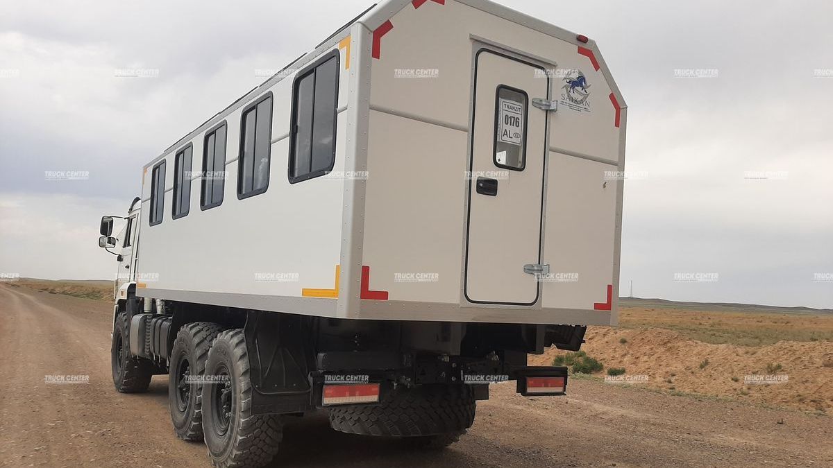 Вахтовый автобус КАМАЗ-43118 на 28 мест