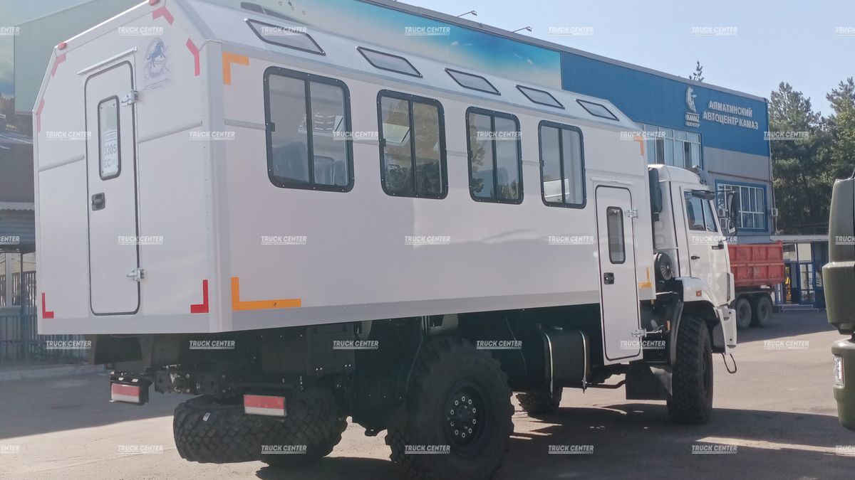 Вахтовый автобус КАМАЗ-43118 на 28 мест