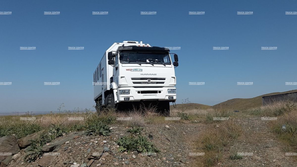 Вахтовый автобус КАМАЗ-43118 на 28 мест