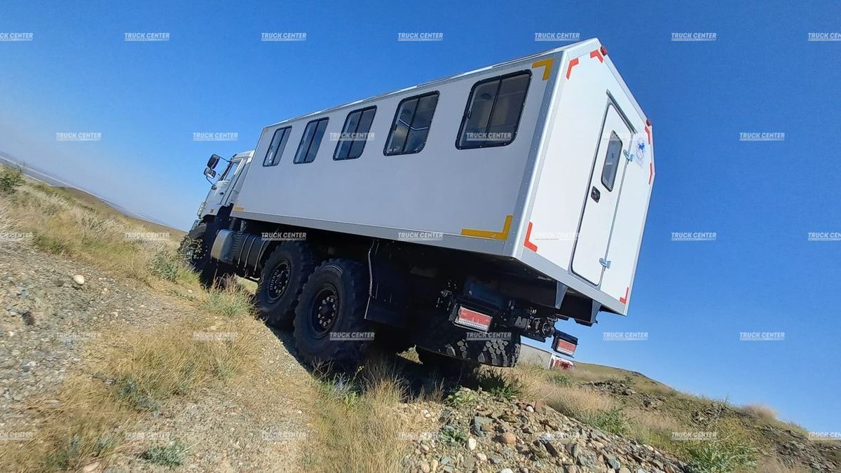 Вахтовый автобус КАМАЗ-43118 на 28 мест