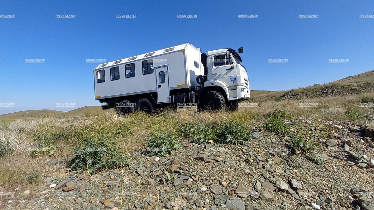 Вахтовый автобус КАМАЗ-43118 на 28 мест