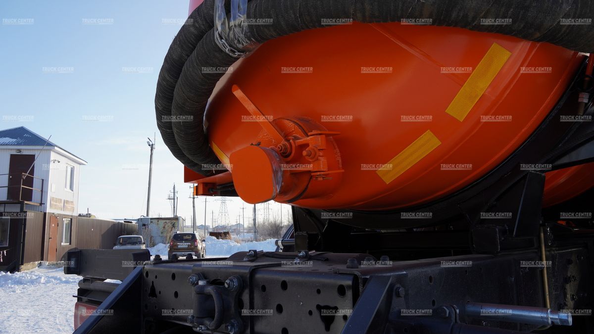Вакуумная машина АВ-10 (ассенизатор) вместимость цистерны 10м3
