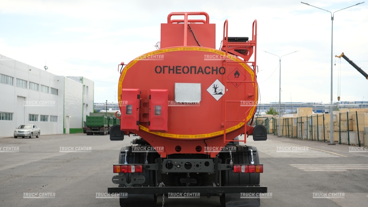 Автотопливозаправщик АТЗ-13 объёмом 13 м³ на базе HOWO 4x2