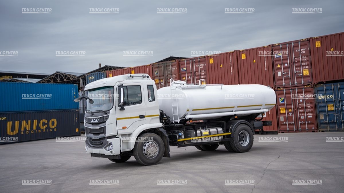 Автоцистерна пищевая АЦПТ 9 кубов на базе JAC N200 (4х2)
