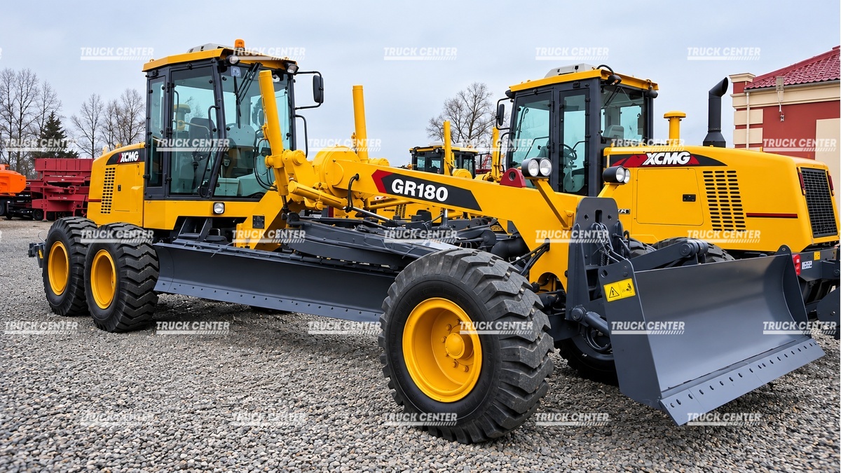 Автогрейдер XCMG GR180