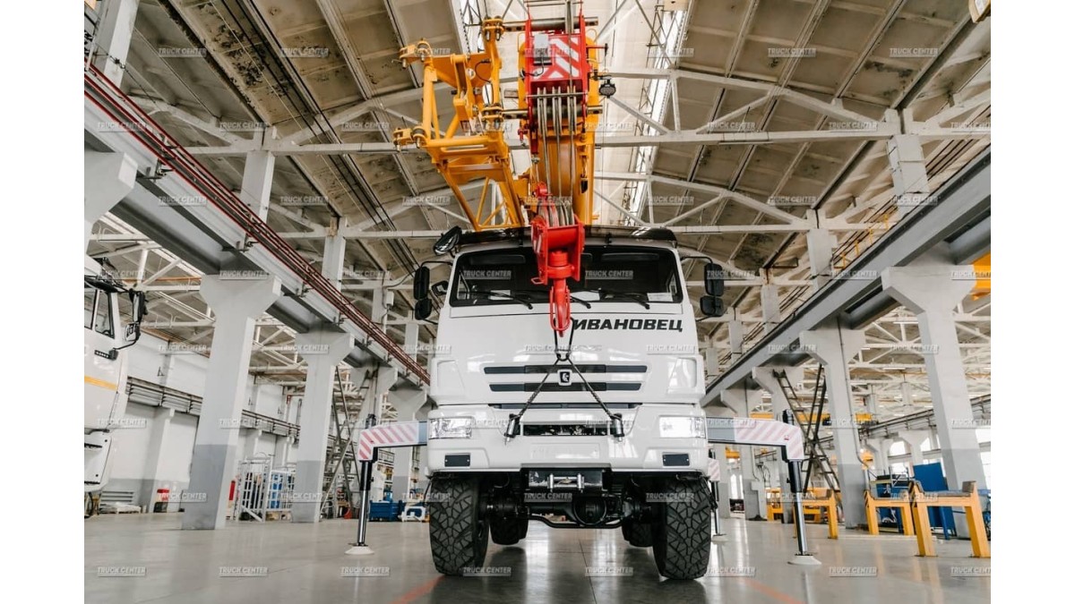 Купить автокран Ивановец КС-35714К-2-10 грузоподъемностью 16 тонн