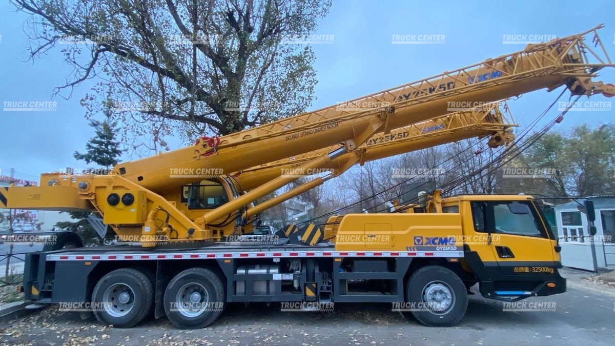 Автокран XCMG QY25K5D