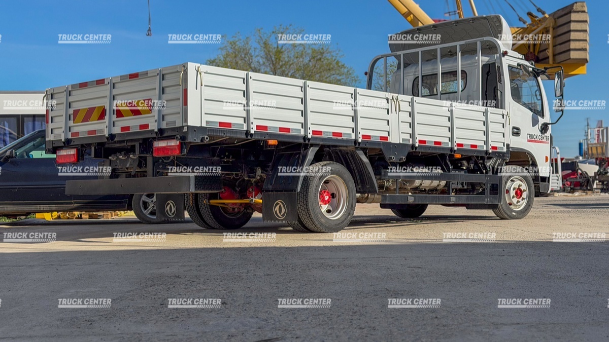 Бортовой автомобиль DONGFENG С80N