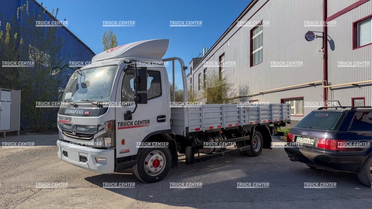 Бортовой автомобиль DONGFENG С80N