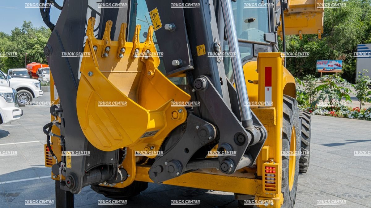 Экскаватор погрузчик XCMG XC870HK