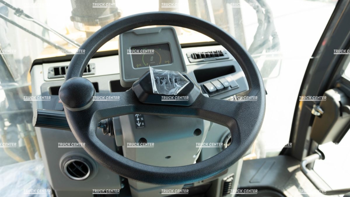 Экскаватор погрузчик XCMG XC870HK
