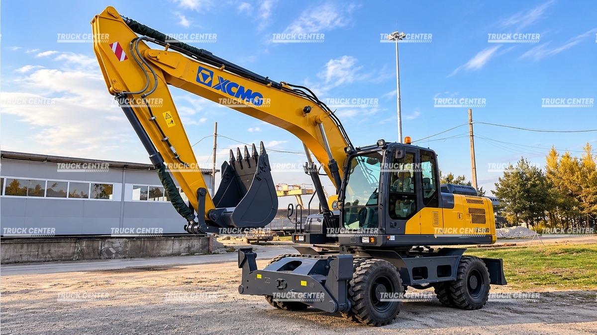Экскаватор XCMG XE210WB