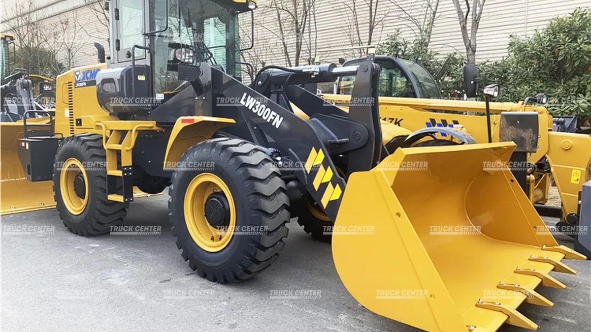 Фронтальный погрузчик XCMG LW300FN -1,8 куб