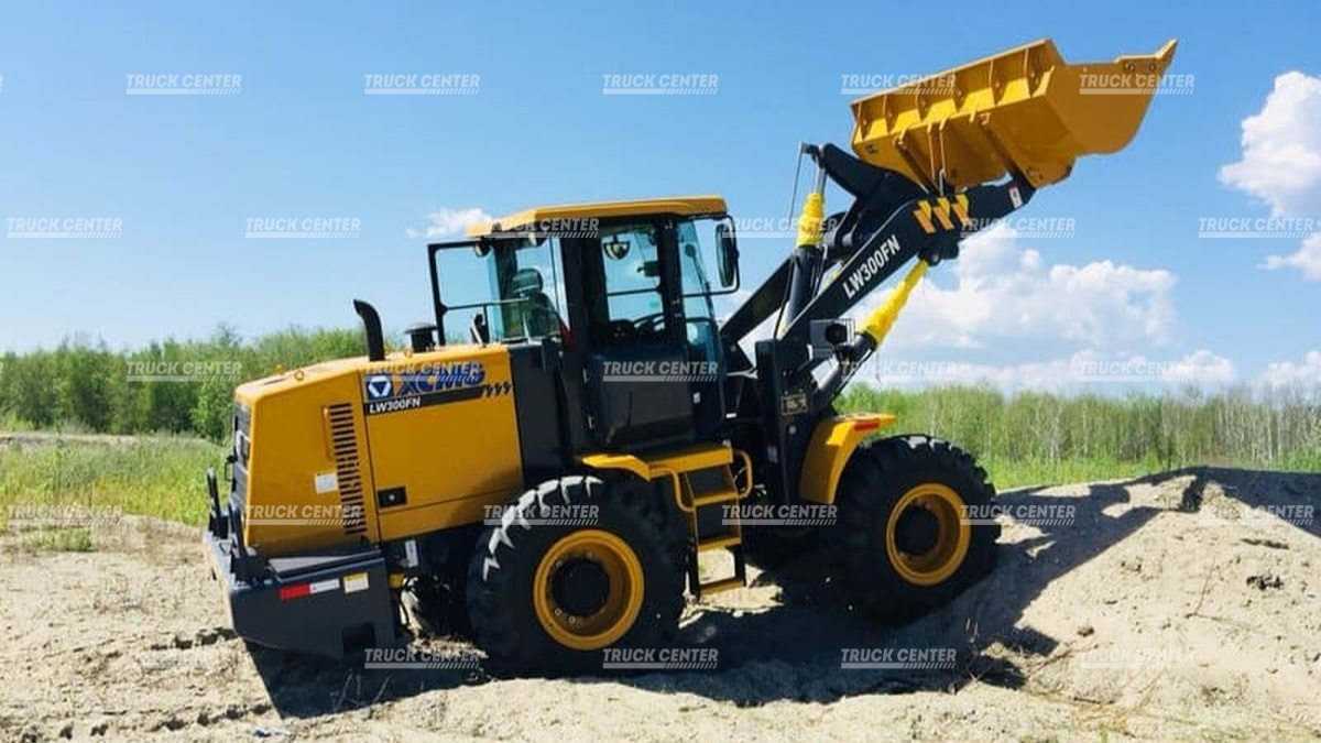 Фронтальный погрузчик XCMG LW300FN -1,8 куб