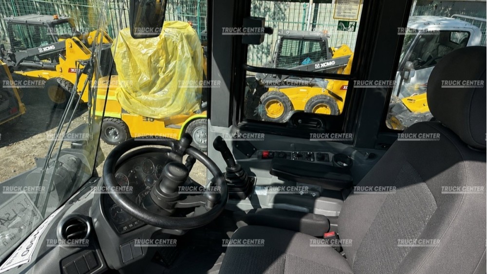 Фронтальный погрузчик XCMG LW300KN - 1,8 куб