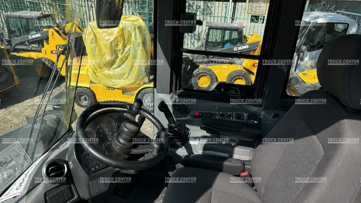 Фронтальный погрузчик XCMG LW300KN - 1,8 куб