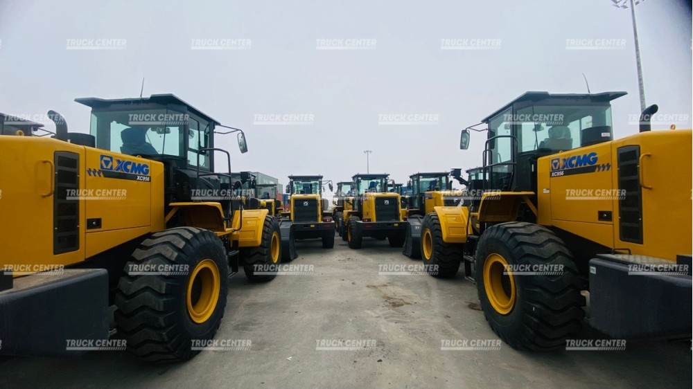 Фронтальный погрузчик XCMG XC956 - 3 куб