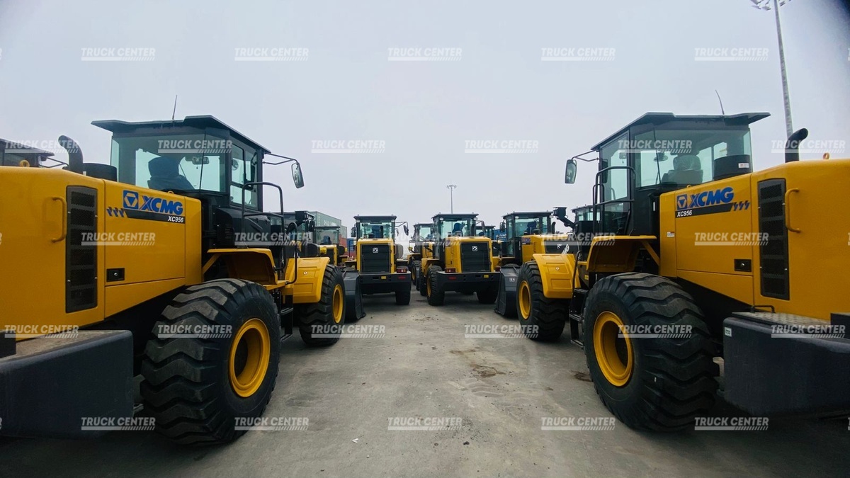 Фронтальный погрузчик XCMG XC956 - 3 куб