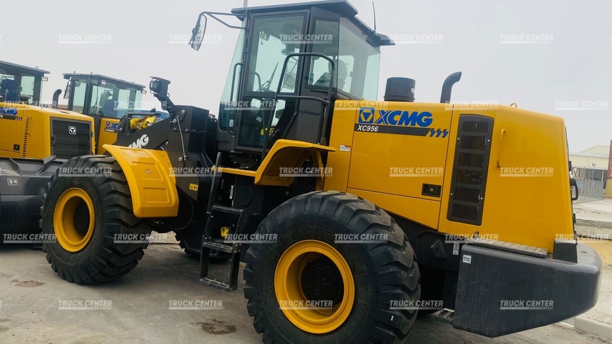 Фронтальный погрузчик XCMG XC956 - 3 куб