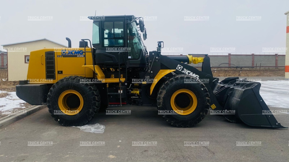Фронтальный погрузчик XCMG XC956 - 3 куб