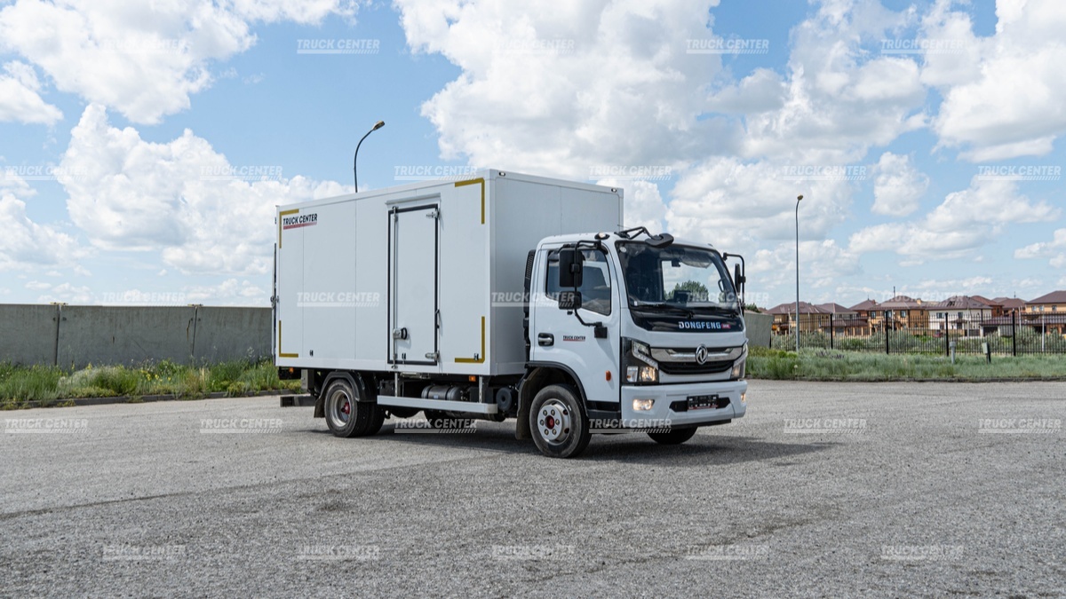Изотермический фургон с гидробортом DongFeng C80