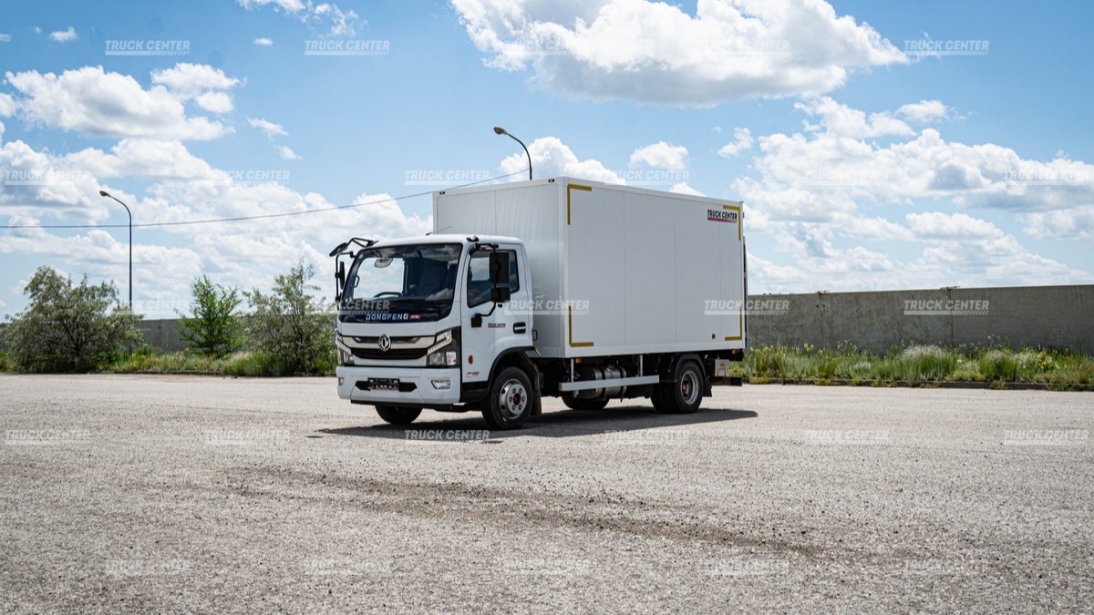 Изотермический фургон с гидробортом DongFeng C80