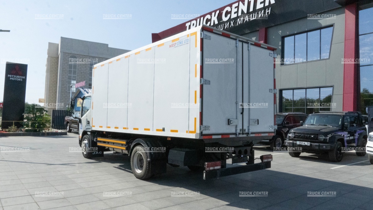 Изотермический фургон с рефрижератором ARCTIC XL на шасси JAC N120 (4х2)