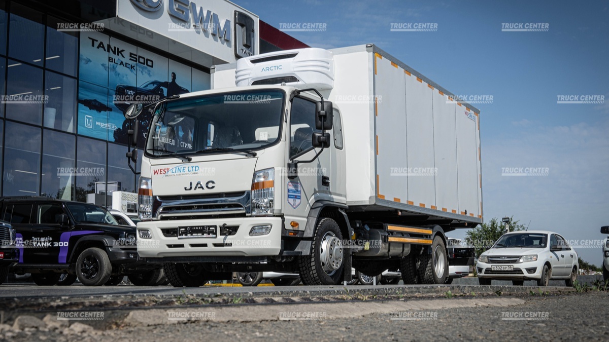 Изотермический фургон с рефрижератором ARCTIC XL на шасси JAC N120