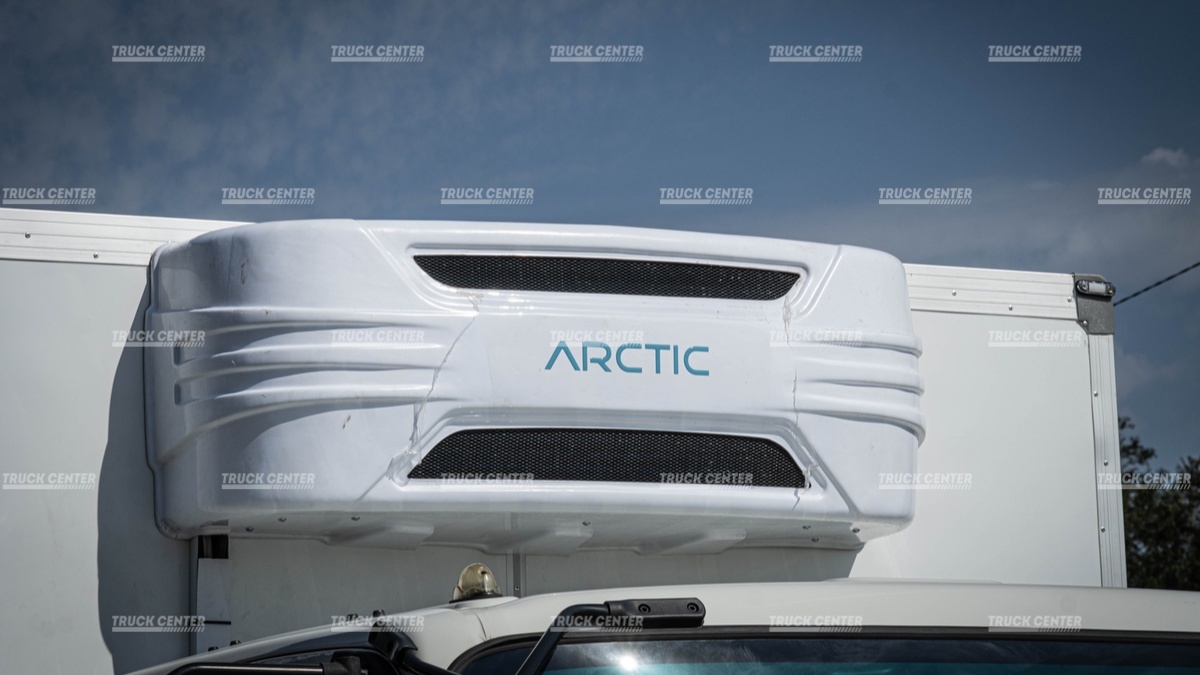 Изотермический фургон с рефрижератором ARCTIC XL на шасси JAC N120 (4х2)