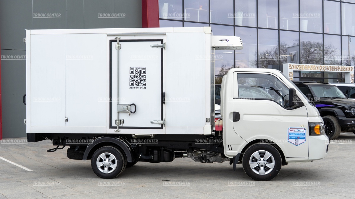 Изотермический фургон (рефрижератор) на базе  JAC N35 4x2