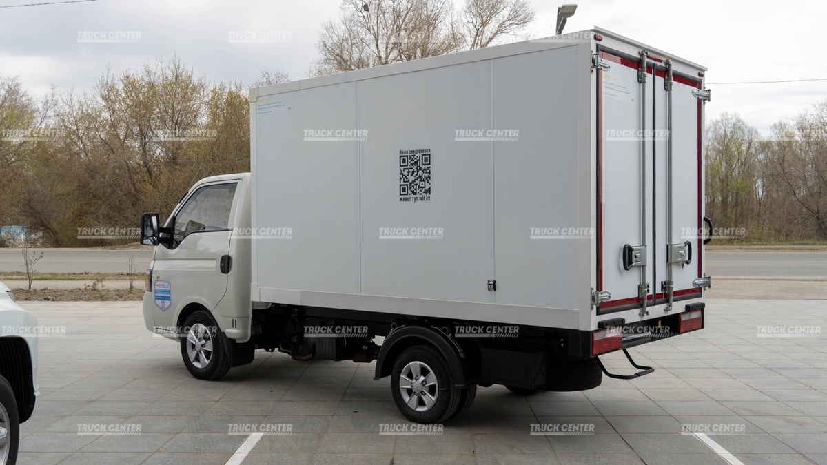 Изотермический фургон (рефрижератор) на базе  JAC N35 4x2