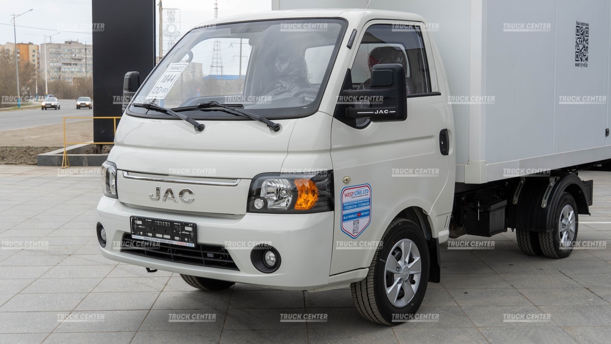 Изотермический фургон (рефрижератор) на базе  JAC N35 4x2