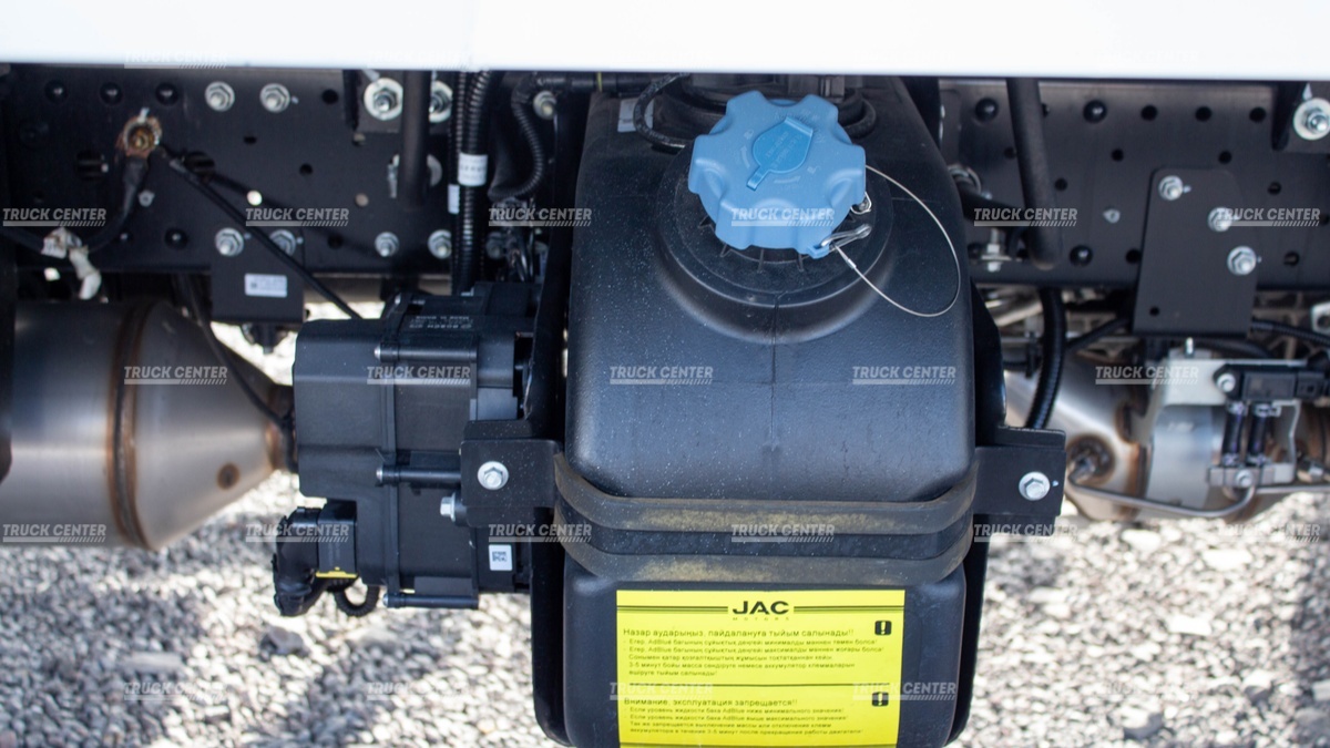 Изотермический фургон (рефрижератор) на базе  JAC N56 4x2