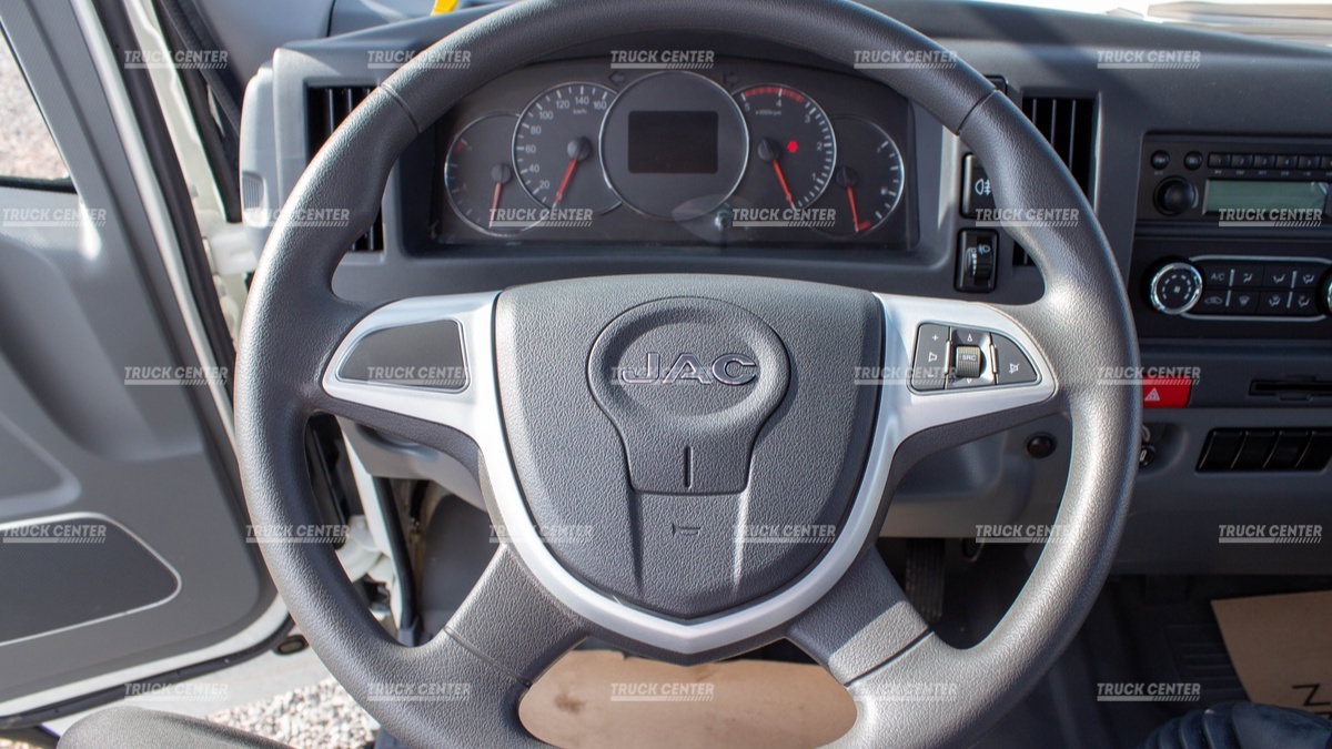 Изотермический фургон (рефрижератор) на базе  JAC N56 4x2