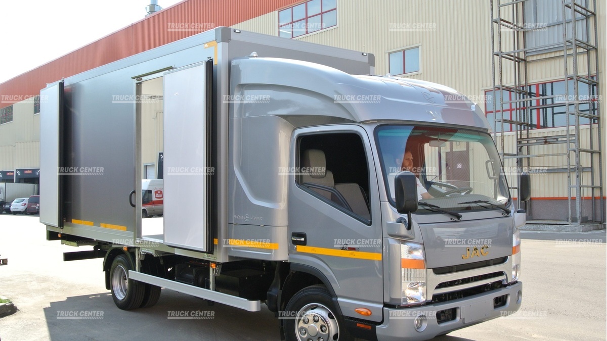 Изотермический фургон (рефрижератор) на базе  JAC N80 4x2