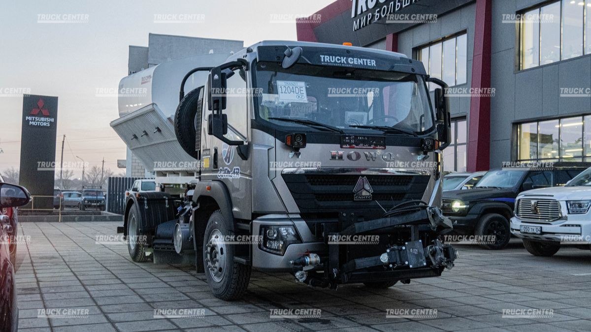 Комбинированная дорожная машина (КДМ) HOWO T5G 4x2