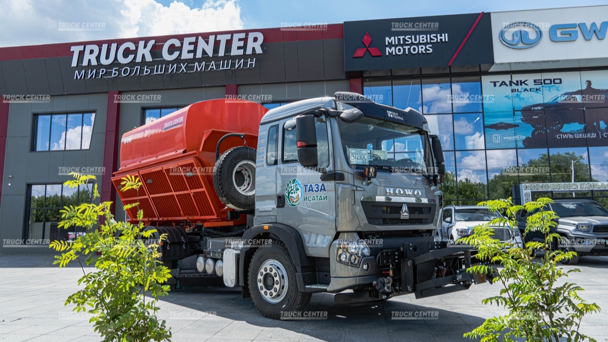 Комбинированная дорожная машина КО-829Б1 на шасси HOWO T5G 6x4