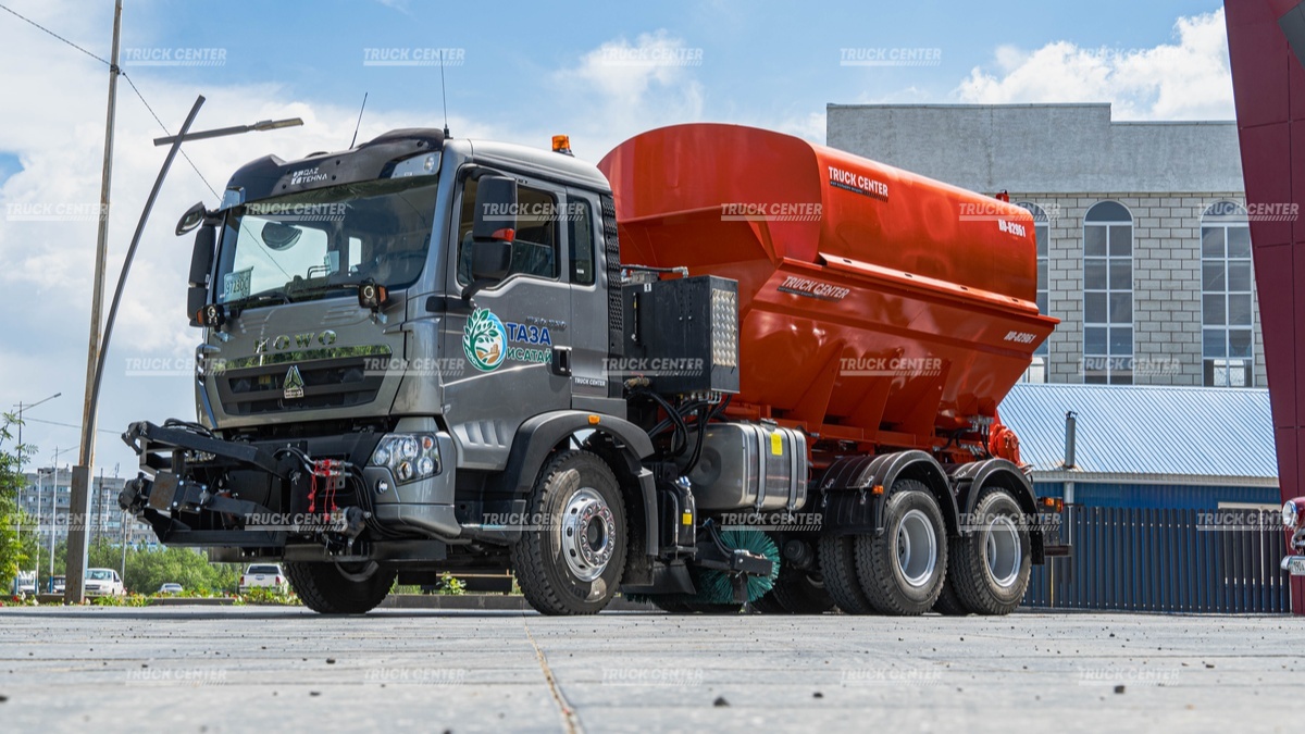 Комбинированная дорожная машина КО-829Б1 на шасси HOWO T5G 6x4