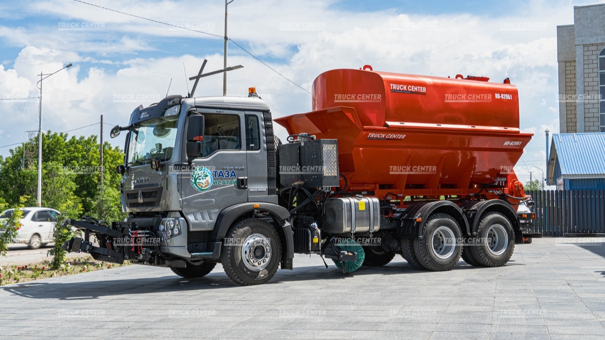 Комбинированная дорожная машина КО-829Б1 на шасси HOWO T5G 6x4